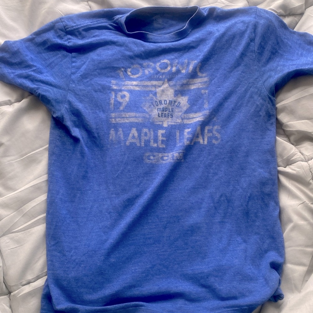 Toronto maple leaves shirt for ladies